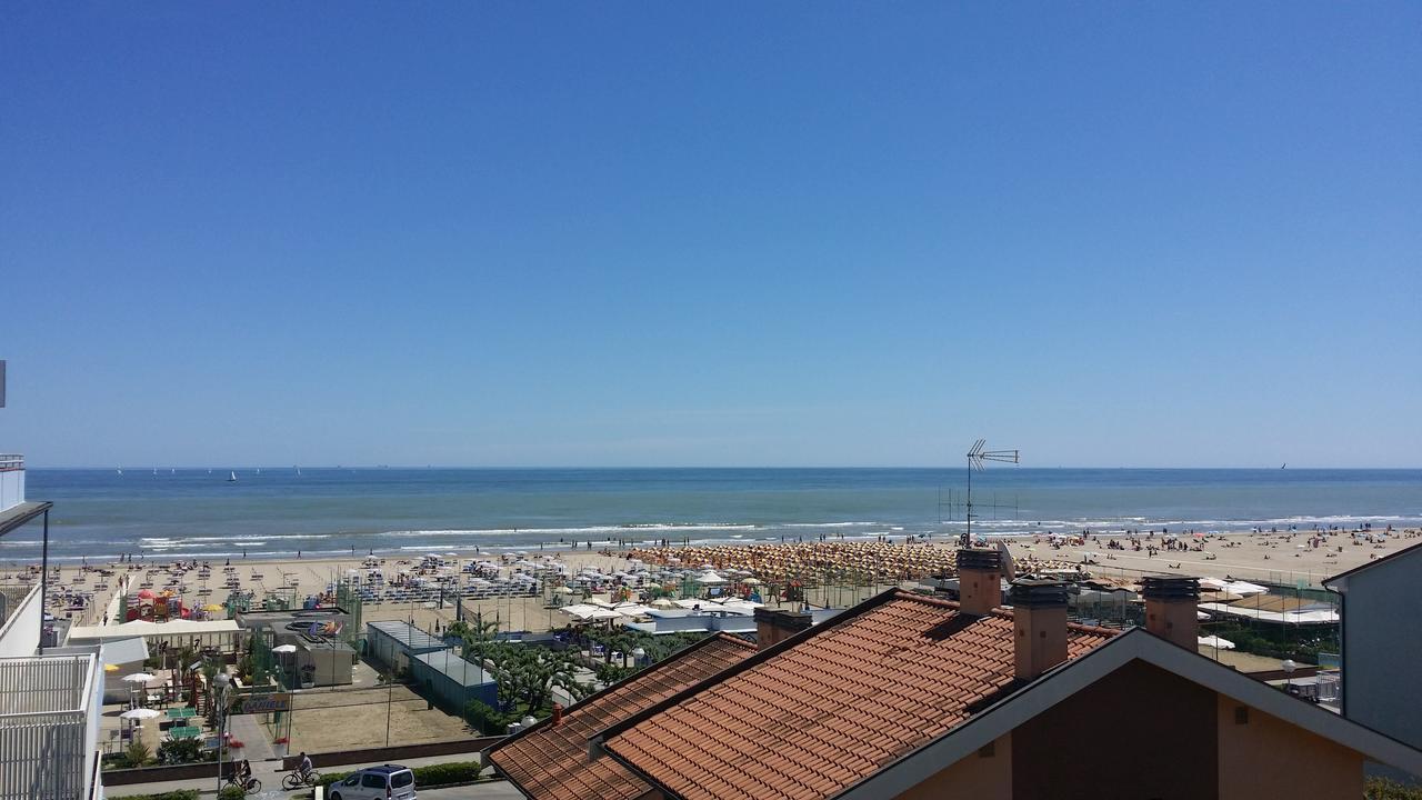 Hotel La Falena Cervia Exterior photo